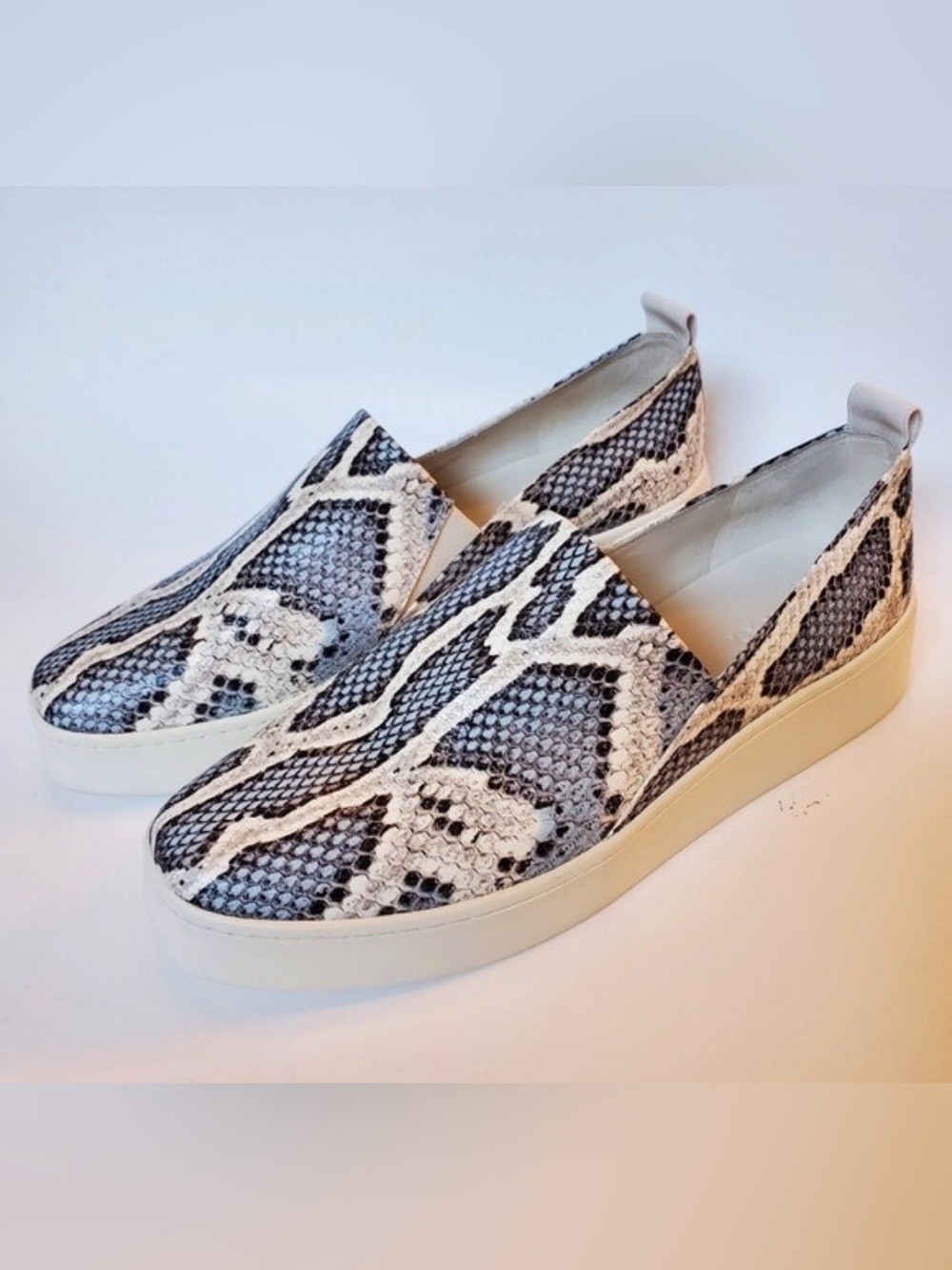 VINCE CAMUTO Women’s Slip-On Sneakers in Black and Cream Snake Print Size 9M